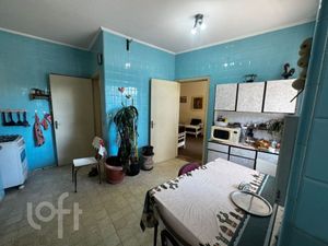 Image 9 - 896612