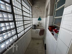 Image 11 - 896612