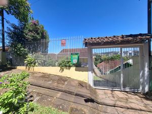 Image 33 - 896614