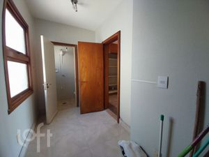 Image 20 - 896617