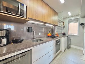 Image 10 - 896622