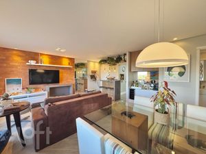 Image 8 - 896622