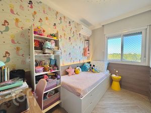 Image 17 - 896622