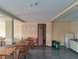 Image 1 - 896623