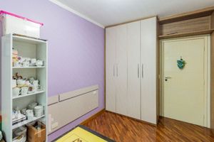 Image 18 - 896625