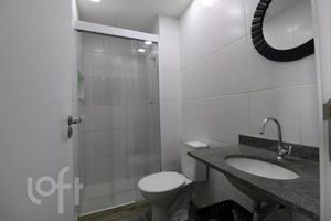 Image 9 - 896626