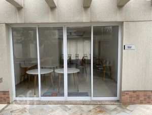 Image 19 - 896635