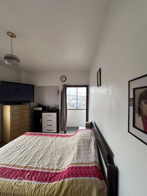 Image 11 - 896636