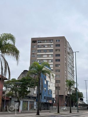 Image 29 - 896636