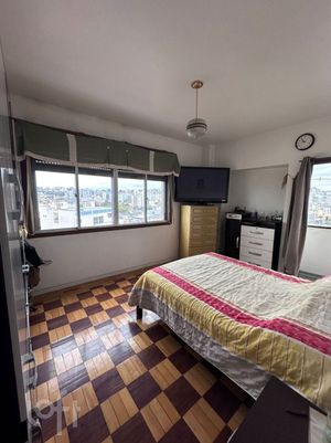 Image 6 - 896636