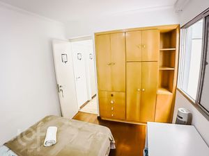 Image 7 - 896638