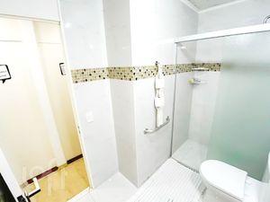 Image 19 - 896638