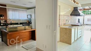 Image 11 - 896639