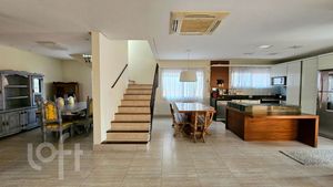 Image 4 - 896639