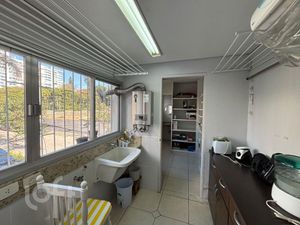 Image 22 - 896655
