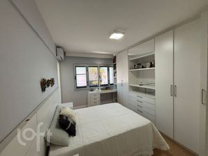 Image 12 - 896655