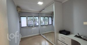 Image 13 - 896655