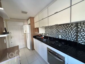 Image 17 - 896655