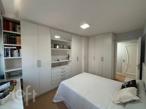 Image 11 - 896655
