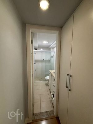 Image 42 - 896655