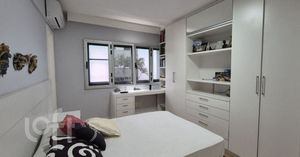 Image 9 - 896655