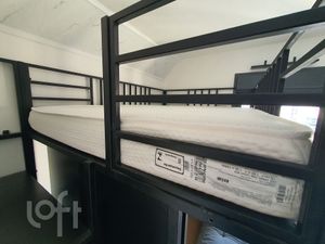 Image 9 - 896656