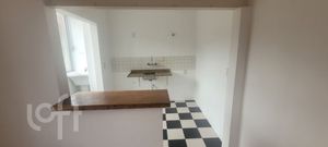 Image 6 - 896658