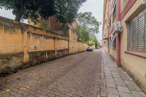 Image 16 - 896661