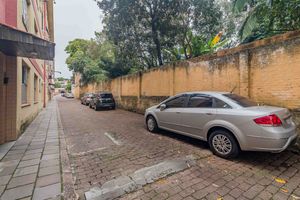 Image 17 - 896661
