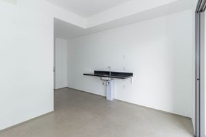 Image 8 - 896666