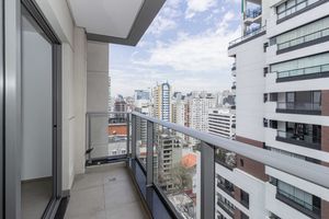 Image 3 - 896666