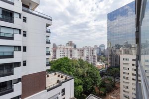 Image 6 - 896666
