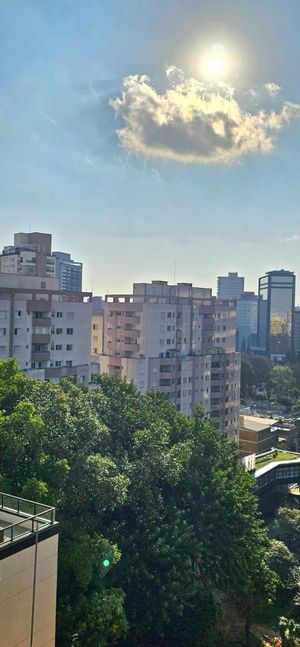 Image 5 - 896666