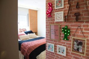 Image 8 - 896667
