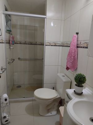 Image 6 - 896669