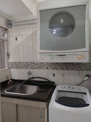 Image 3 - 896669
