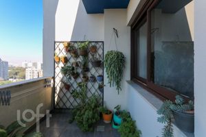 Image 31 - 896670