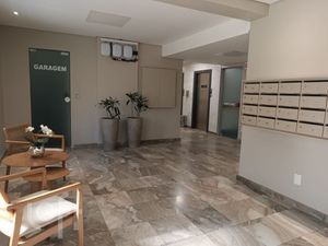 Image 33 - 896672