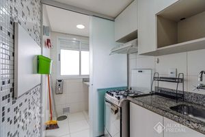 Image 7 - 896677