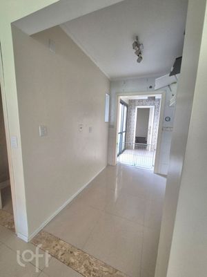 Image 21 - 896678