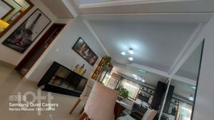 Image 3 - 896680