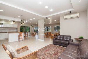 Image 11 - 896681