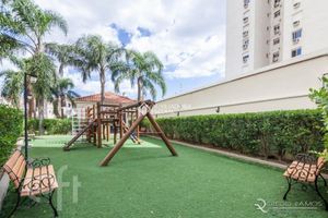 Image 3 - 896681