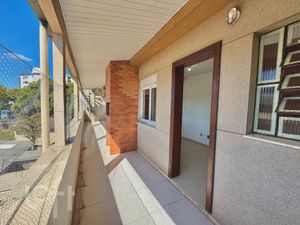 Image 7 - 896682