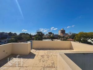 Image 12 - 896682