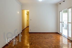 Image 13 - 896683