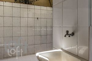 Image 9 - 896683