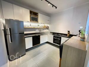 Image 4 - 896686
