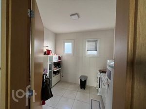 Image 6 - 896687