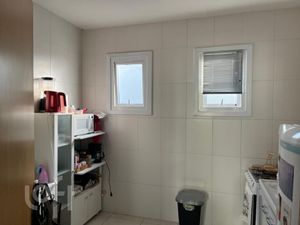 Image 5 - 896687